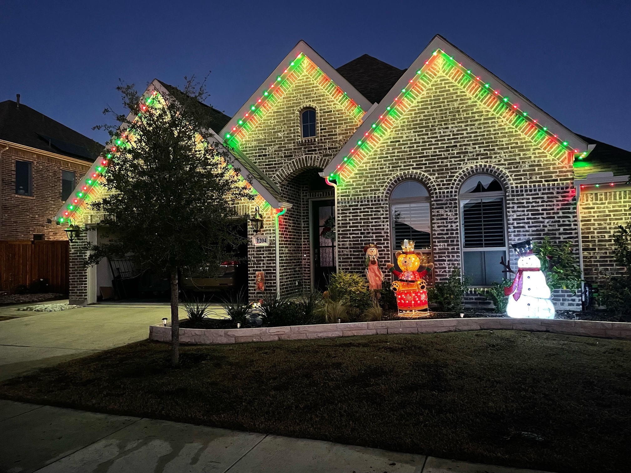 Christmas Lighting Companies—Leave it to the experts